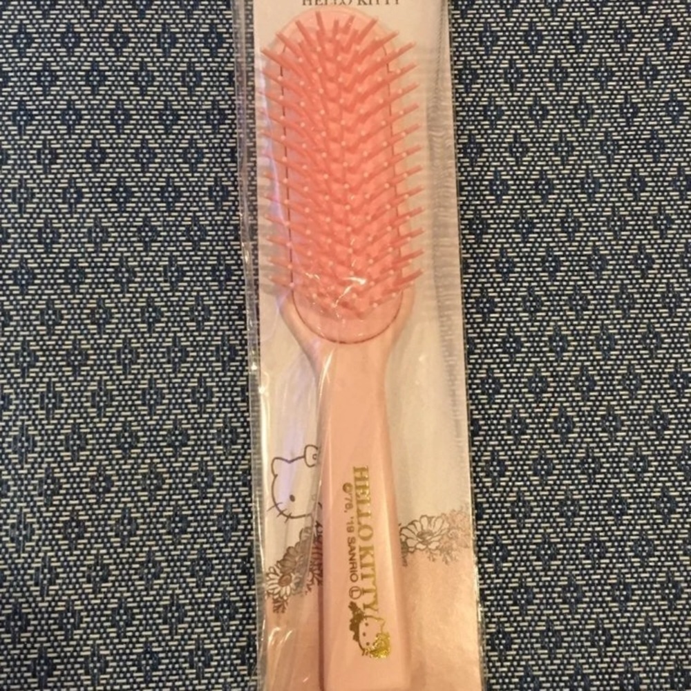 Hello Kitty Hairbrush